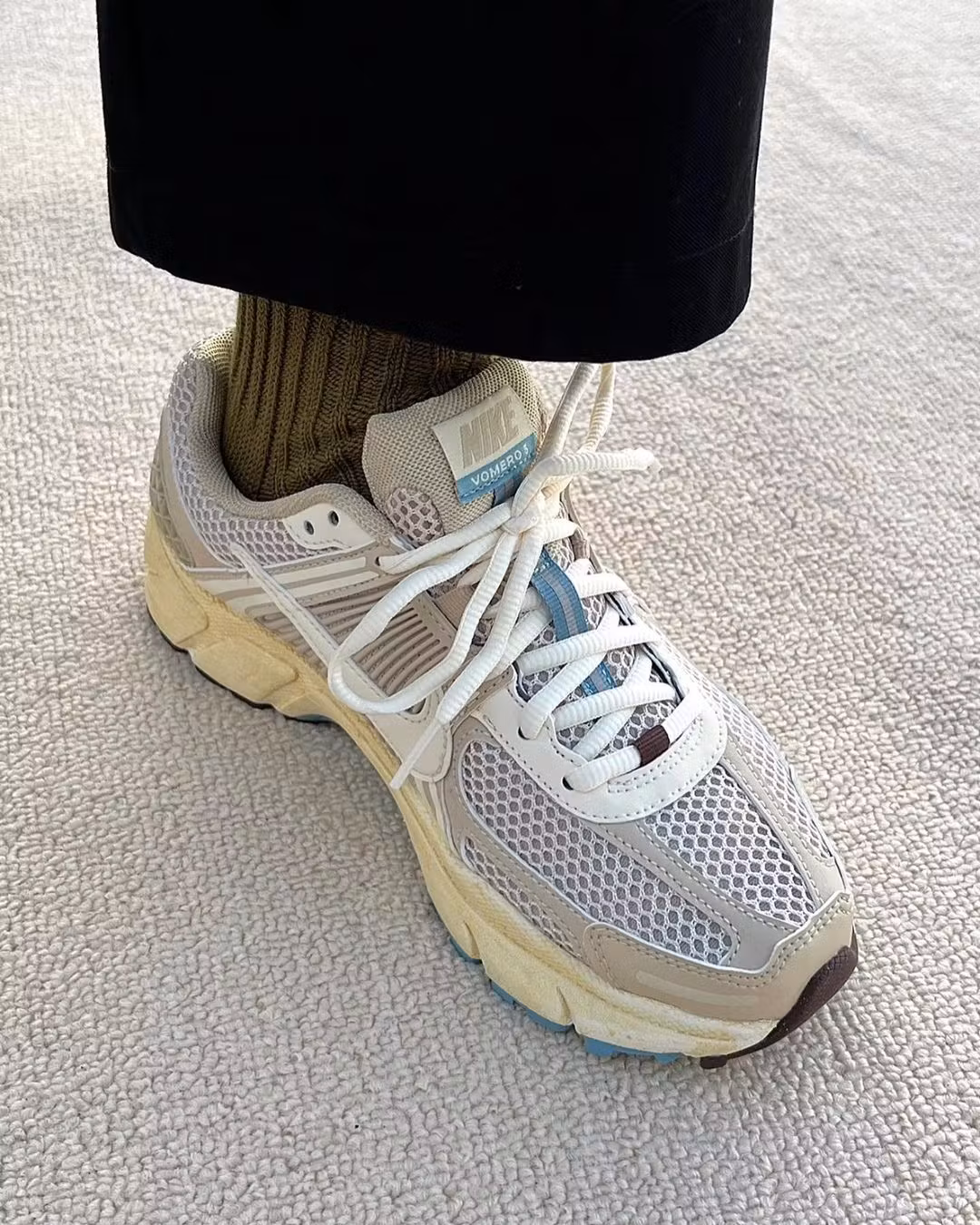(Women) Nike Zoom Vomero 5 'Oatmeal' FB8825-111 (Women) Nike Zoom Vomero 5 'Oatmeal' FB8825-111